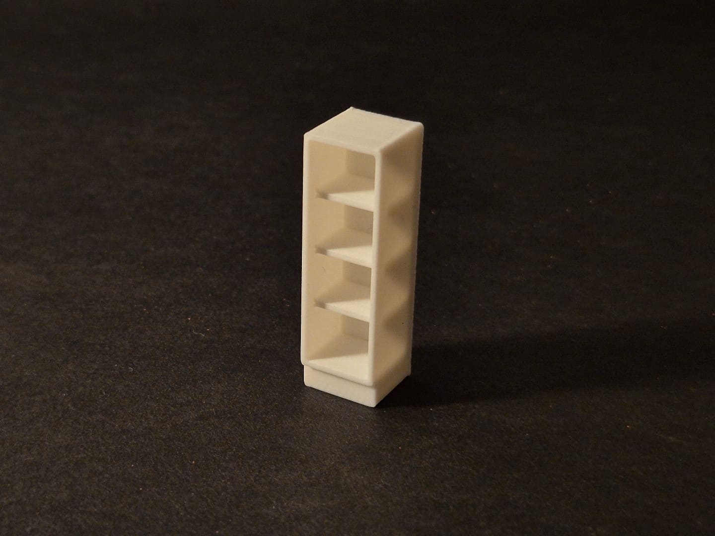 Armoire avec étagère